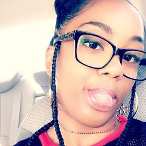 Meet your Posher, Niesha